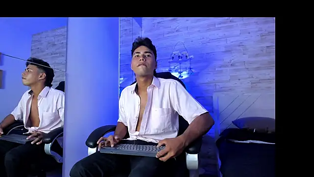 Simon Pernia online show from 29, 11, 2025