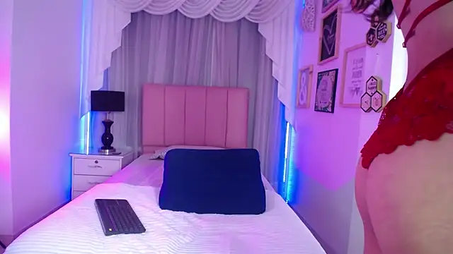 IsabelleDaza online show from 17, 12, 2025