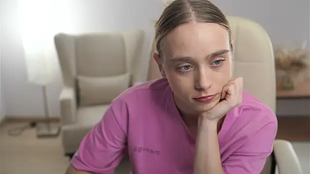 Snapshot of SharleneTaymon chatting on 1, 12, 2025 SharleneTaymon online show from 1, 12, 2025