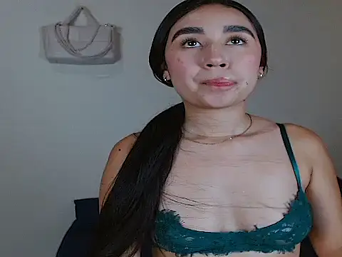 Snapshot of SiennaLorens chatting on 13, 5, 2026 SiennaLorens online show from 13, 5, 2026