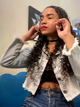 Snapshot of ZoeyFierce chatting on 7, 6, 2026 ZoeyFierce online show from 7, 6, 2026