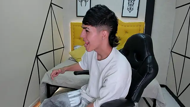 Ethan Jamees online show from 25, 2, 2026