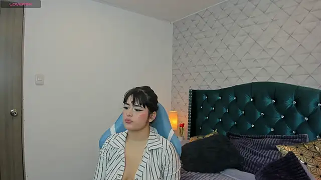 Snapshot of Valery_jame chatting on 9, 5, 2026 Valery jame online show from 9, 5, 2026