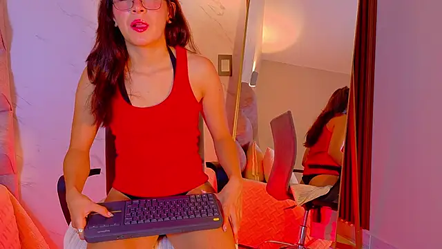 Mia Cullen online show from 18, 12, 2025