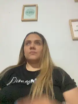LoreinnFox online show from 19, 4, 2026