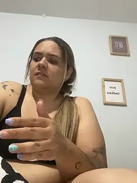 LoreinnFox online show from 2, 4, 2026