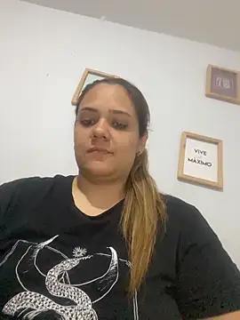 LoreinnFox online show from 9, 4, 2026