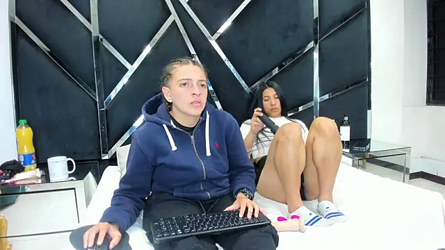 Alyssa Noah online show from 13, 4, 2026