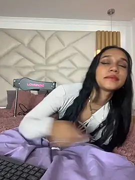 Snapshot of coraline_vera chatting on 23, 4, 2026 coraline vera online show from 23, 4, 2026