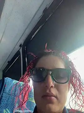 Ari Bakker online show from 1, 12, 2025