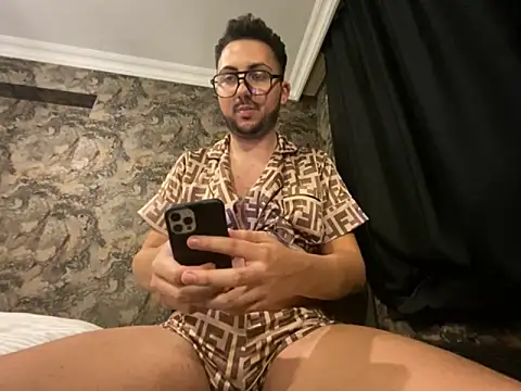 Snapshot of mcylzsd chatting on 30, 11, 2025 mcylzsd online show from 30, 11, 2025