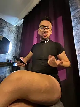 Snapshot of mcylzsd chatting on 29, 11, 2025 mcylzsd online show from 29, 11, 2025