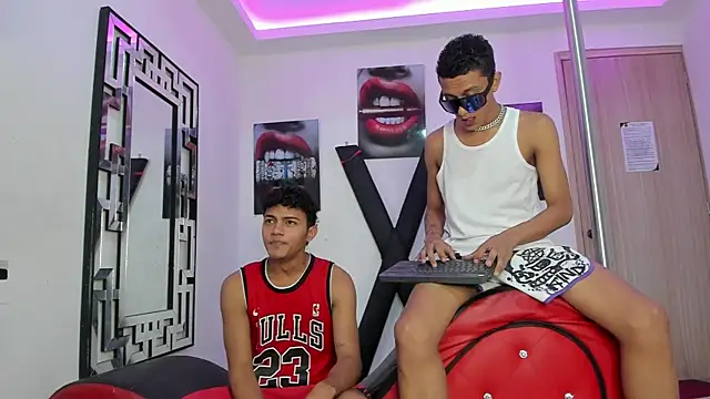 COUPLES BOYS online show from 27, 11, 2025