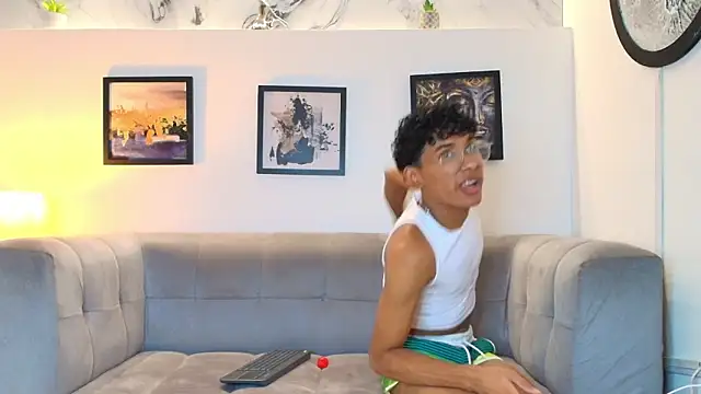 COUPLES BOYS online show from 6, 3, 2026