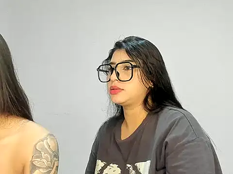 Snapshot of ROUS_SWEET_ chatting on 28, 11, 2025 ROUS SWEET online show from 28, 11, 2025