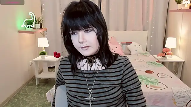 Snapshot of RamonaKlein chatting on 1, 12, 2025 RamonaKlein online show from 1, 12, 2025