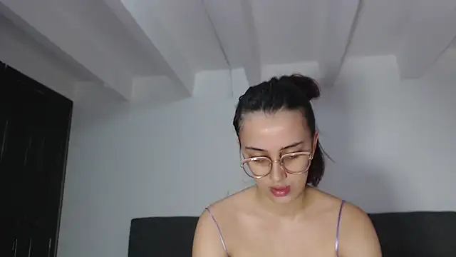 Snapshot of abigail_smith15 chatting on 5, 2, 2026 abigail smith15 online show from 5, 2, 2026