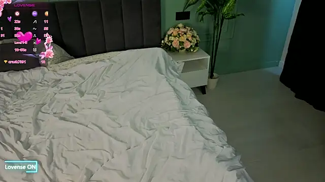 LaurieGutierrez online show from 29, 3, 2026