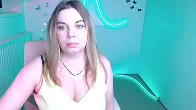 Amanda Swannn online show from 4, 12, 2025