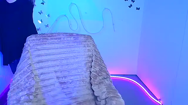 Amanda Swannn online show from 25, 3, 2026