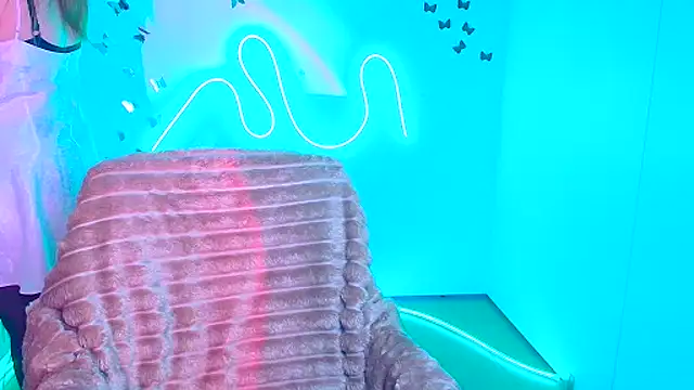 Amanda Swannn online show from 12, 3, 2026