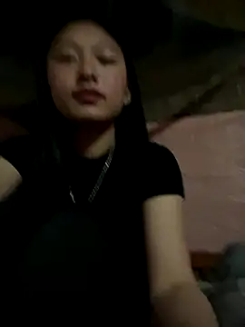 Mayli2x online show from 4, 12, 2025