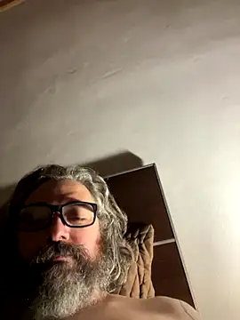 Snapshot of maxxporong chatting on 4, 12, 2025 maxxporong online show from 4, 12, 2025