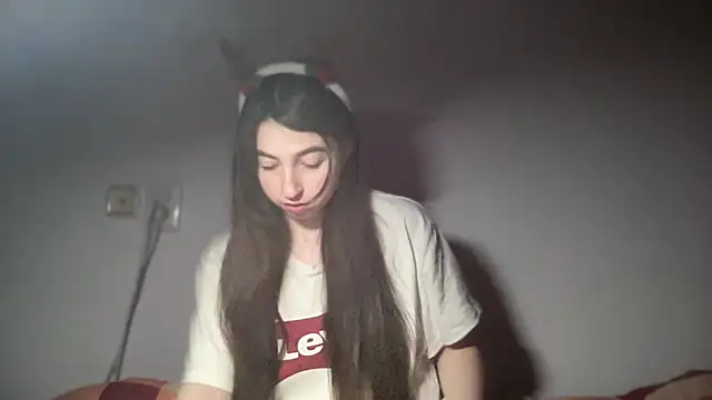 Aphr0ditee online show from 14, 1, 2026