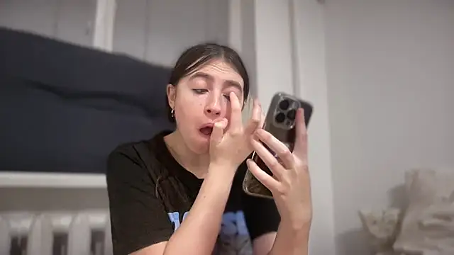 Aphr0ditee online show from 3, 3, 2026