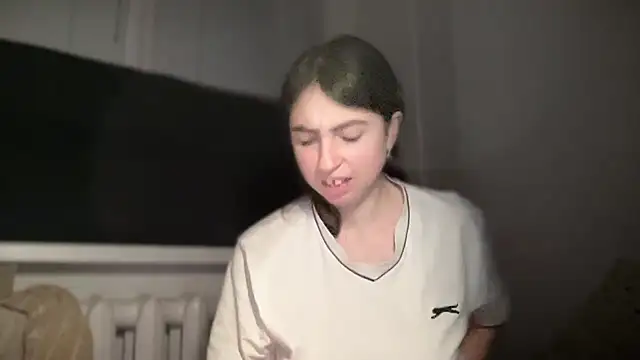 Aphr0ditee online show from 8, 3, 2026