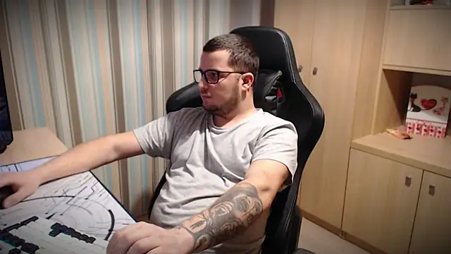 Snapshot of kevinnlovelly chatting on 27, 11, 2025 kevinnlovelly online show from 27, 11, 2025