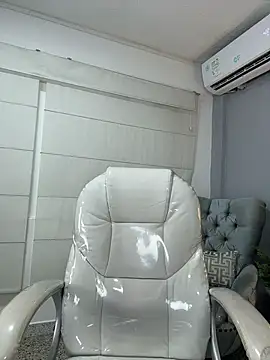 Snapshot of AnnaJaimes chatting on 28, 5, 2026 AnnaJaimes online show from 28, 5, 2026