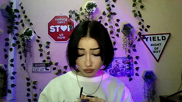 Snapshot of Sweeet_Sss chatting on 1, 12, 2025 Sweeet Sss online show from 1, 12, 2025