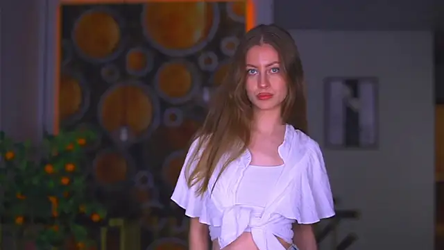 Snapshot of BellaPinneo chatting on 30, 11, 2025 BellaPinneo online show from 30, 11, 2025