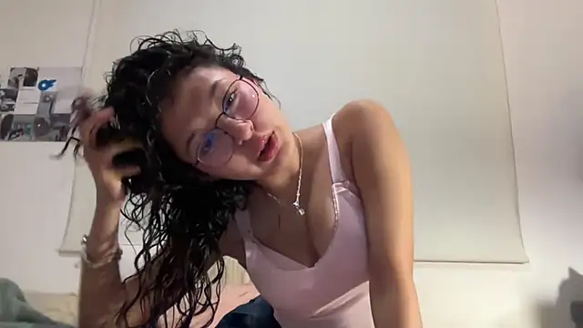 Alicatcua  online show from 21, 3, 2026