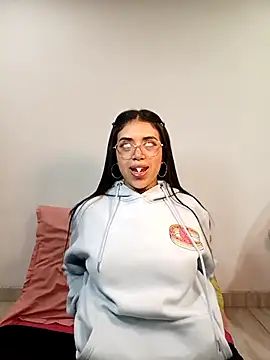 Violett  Rose online show from 1, 12, 2025