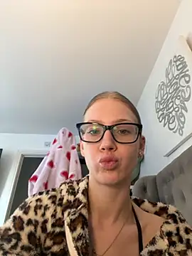 RosieLovexoxx online show from 30, 11, 2025