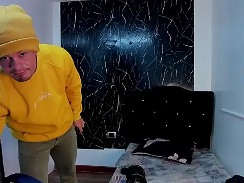 Milo latino online show from 3, 12, 2025