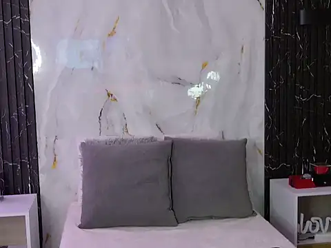 ChloeHolmes online show from 11, 2, 2026