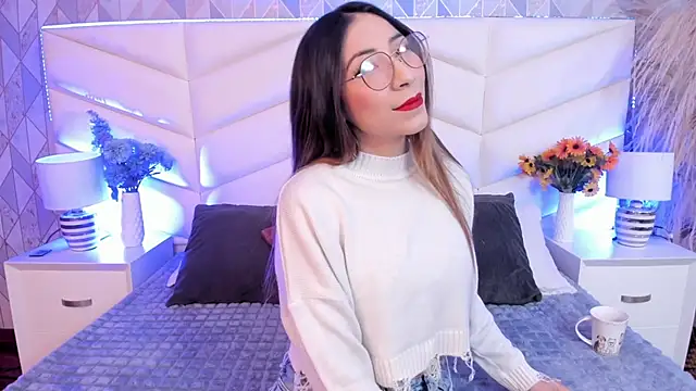 Lizzi Hotman  online show from 15, 1, 2026