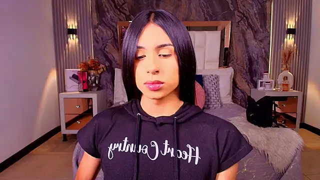 Caroline foster1 online show from 22, 12, 2025