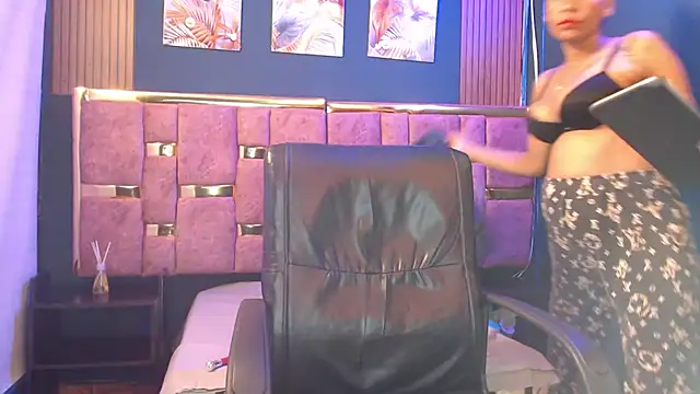  Caroline34 online show from 7, 4, 2026