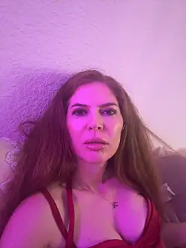 Snapshot of redheadangel_5 chatting on 1, 12, 2025 redheadangel 5 online show from 1, 12, 2025