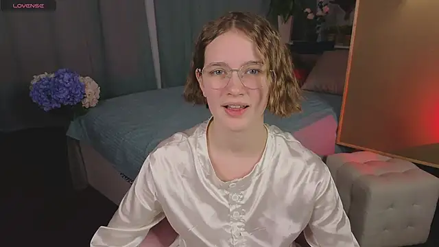 Mia Mooore online show from 13, 2, 2026