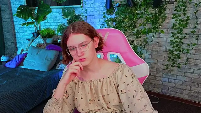 Mia Mooore online show from 24, 2, 2026