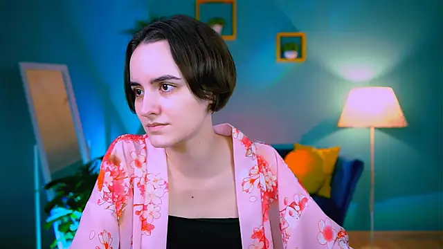 KateWillows online show from 4, 12, 2025