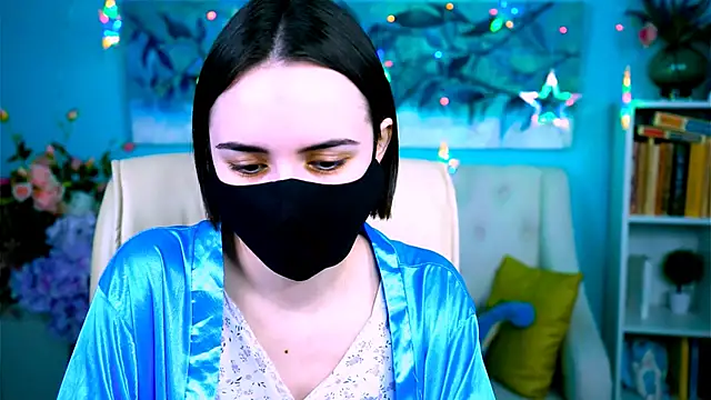 KateWillows online show from 26, 3, 2026