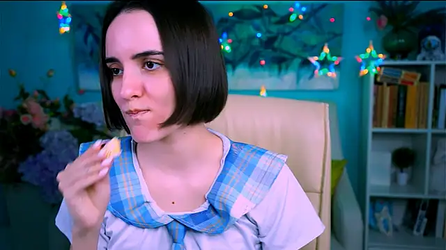 KateWillows online show from 12, 4, 2026