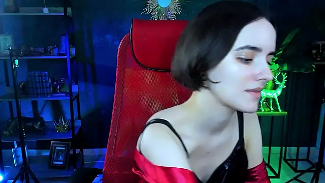 KateWillows online show from 8, 3, 2026