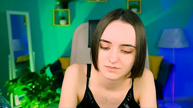 KateWillows online show from 6, 4, 2026